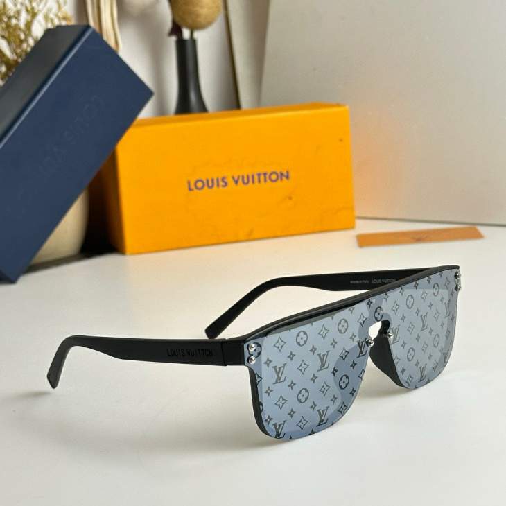 Picture of Louis Vuitton Sunglasses _SKUfw80538517fw